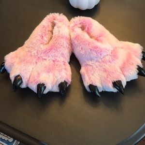 Wishpets fuzzy slippers